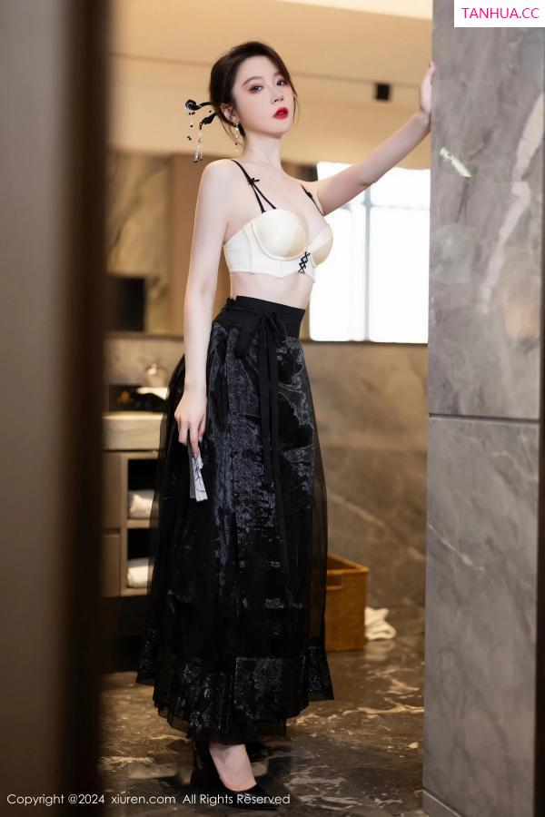梦心玥  [XiuRen]高清写真图 2024.04.28 No.8465 梦心玥 修长美腿第11张图片